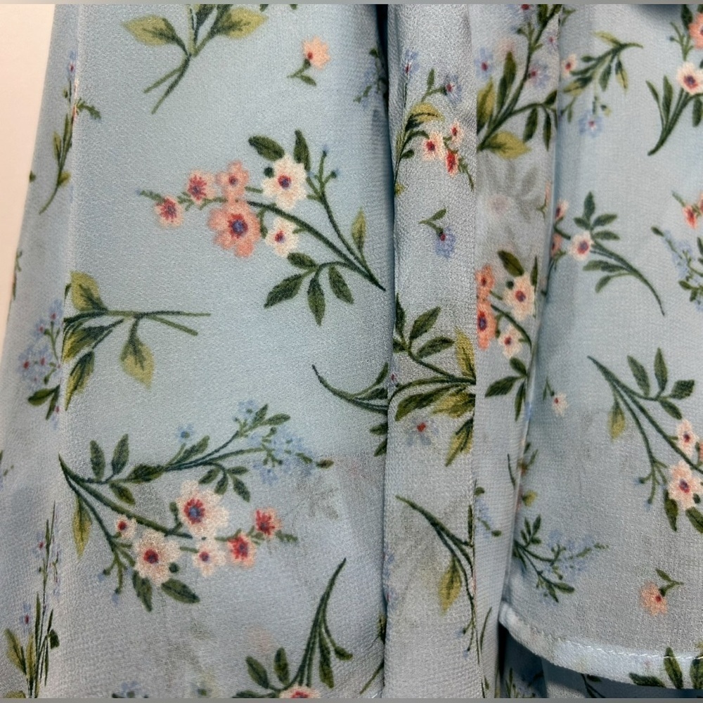 Francesca’s Light Blue Floral Romper - Picture 6 of 9